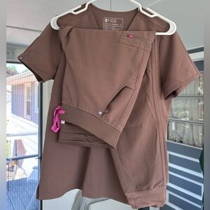 Figs Women's Scrub Set in Smokey Taupe - Small Top Medium Bottoms